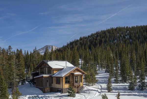 Summit Huts Sisters Cabin Outside