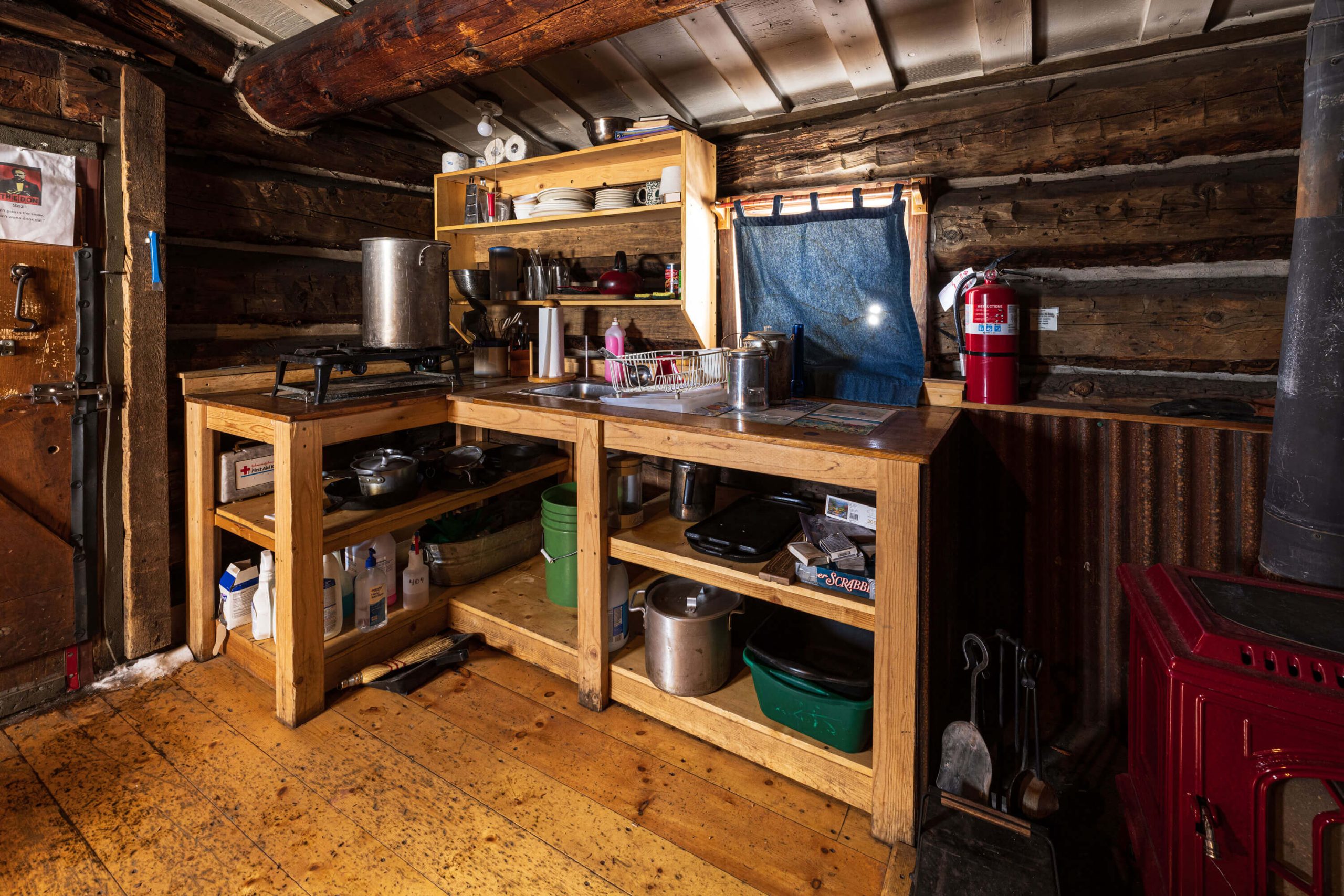 SummitHuts-KensCabin-kitchen Summit Huts Kens Cabin Kitchen